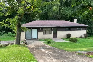 200 Forest Dr, North Huntingdon, PA 15642 - Photo 2