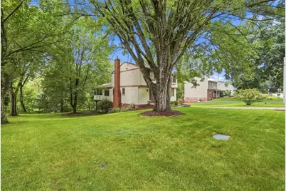 1852 Wallace, South Park, PA 15129 - Photo 2
