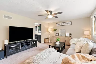 1852 Wallace, South Park, PA 15129 - Photo 6