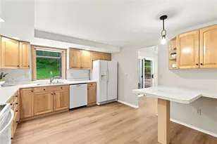1001 Fassinger Ln, Pittsburgh, PA 15237 - Photo 10