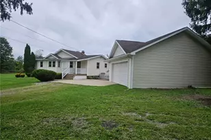 105 Sunset Rd, Lackawannock Township, PA 16148 - Photo 4