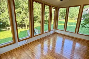 1147 Oakwood Dr, Jefferson Hills, PA 15025 - Photo 8