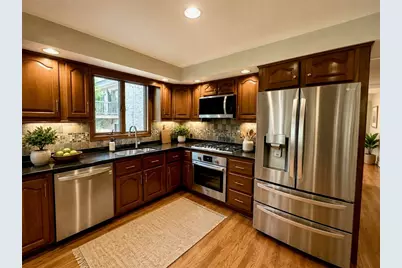 1147 Oakwood Dr, Jefferson Hills, PA 15025 - Photo 6