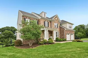 406 Magnolia Ct, Pine Township, PA 15090 - Photo 2