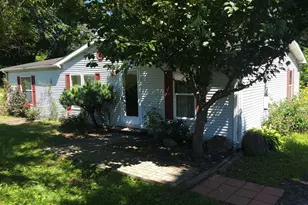 34 1st St, Ellwood City, PA 16117 - Photo 1