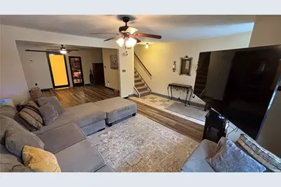 415 Agatha St, Pitcairn, PA 15140 - Photo 2