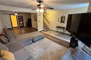 415 Agatha St, Pitcairn, PA 15140 - Photo 2