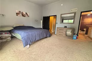 415 Agatha St, Pitcairn, PA 15140 - Photo 14