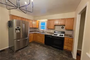 114 Winfield Dr, Grove City Boro, PA 16127 - Photo 6