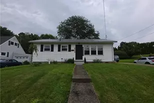 114 Winfield Dr, Grove City Boro, PA 16127 - Photo 1