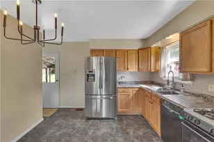 114 Winfield Dr, Grove City Boro, PA 16127 - Photo 8