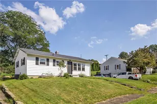 114 Winfield Dr, Grove City Boro, PA 16127 - Photo 2