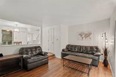 127 Spruce Ct, Ross Twp, PA 15229 - Photo 6