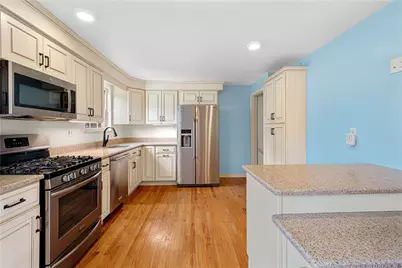 428 Brierly Ln, Pittsburgh, PA 15236 - Photo 10