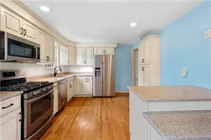 428 Brierly Ln, Pittsburgh, PA 15236 - Photo 10