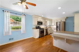 428 Brierly Ln, Pittsburgh, PA 15236 - Photo 6