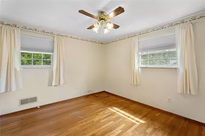 428 Brierly Ln, Pittsburgh, PA 15236 - Photo 14
