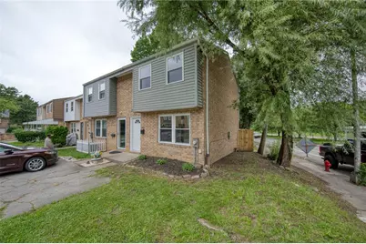 442 Enright Ct, Pittsburgh, PA 15206 - Photo 2
