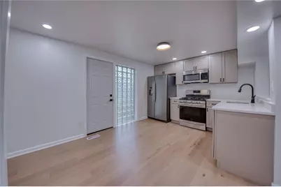 442 Enright Ct, Pittsburgh, PA 15206 - Photo 6