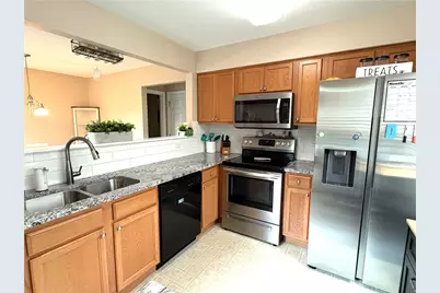 605 Berrington, Bethel Park, PA 15102 - Photo 6
