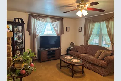 328 Nebraska Drive, Lower Burrell, PA 15068 - Photo 8