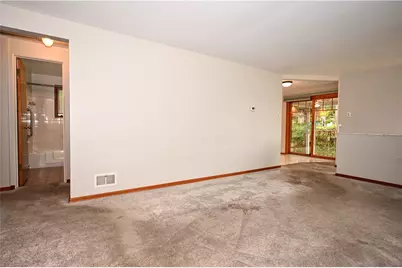 3791 Cynthia Dr, Pittsburgh, PA 15227 - Photo 4
