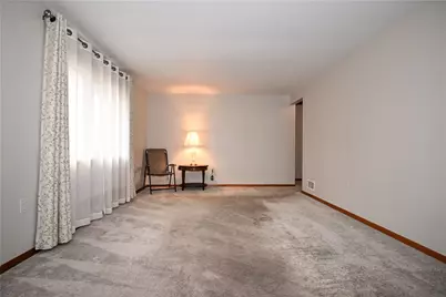 3791 Cynthia Dr, Pittsburgh, PA 15227 - Photo 10