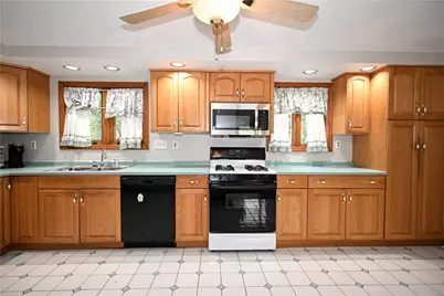 3791 Cynthia Dr, Pittsburgh, PA 15227 - Photo 8