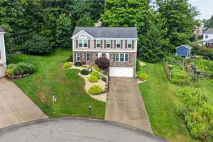 118 Diamondwood Ct, Bethel Park, PA 15102 - Photo 2