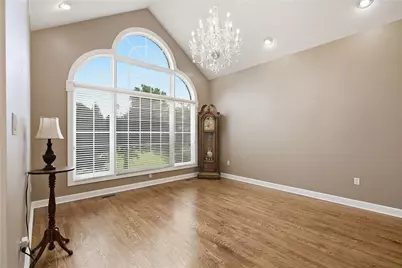 1002 Kings Ct, Level Green, PA 15085 - Photo 6