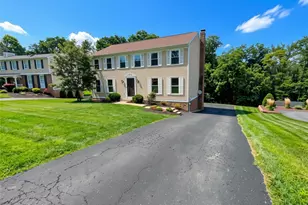 5951 Dalmation Dr, Bethel Park, PA 15102 - Photo 2