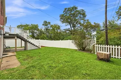 109 Livingston Rd, West Mifflin, PA 15122 - Photo 32