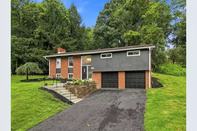 125 Sherwood Dr, Canonsburg, PA 15317 - Photo 2