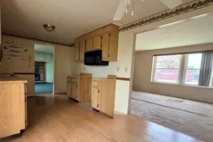 244 Rampart Blvd, Pittsburgh, PA 15068 - Photo 8
