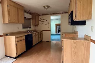 244 Rampart Blvd, Pittsburgh, PA 15068 - Photo 10