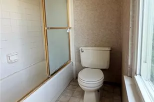 244 Rampart Blvd, Pittsburgh, PA 15068 - Photo 18