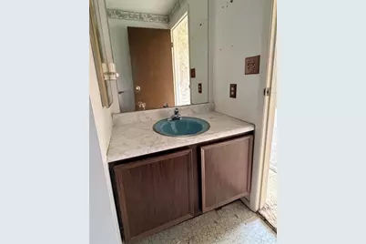 244 Rampart Blvd, Pittsburgh, PA 15068 - Photo 12