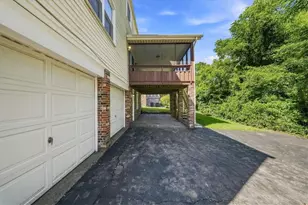 3409 Cramlington Dr, Hampton, PA 15044 - Photo 6