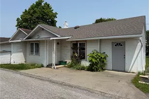 211 Line Ave, Ellwood City, PA 16117 - Photo 1