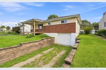541 Arizona Dr, Lower Burrell, PA 15068 - Photo 2