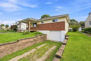 541 Arizona Dr, Lower Burrell, PA 15068 - Photo 2
