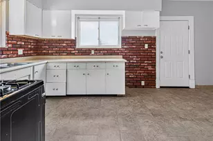 1630 Leolyn St, Pittsburgh, PA 15210 - Photo 6