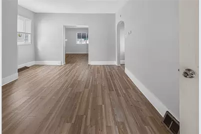1630 Leolyn St, Pittsburgh, PA 15210 - Photo 10