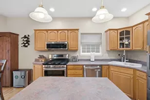 1915 Markley Dr, Pittsburgh, PA 15143 - Photo 12
