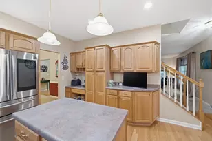 1915 Markley Dr, Pittsburgh, PA 15143 - Photo 14