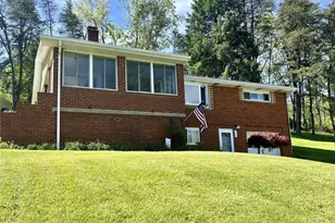 804 Redwood Dr, Cecil, PA 15057 - Photo 1