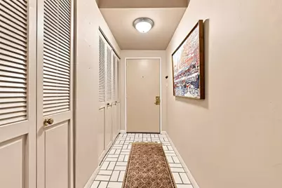 1500 Cochran Road #409, Scott Township, PA 15243 - Photo 2