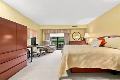 1500 Cochran Road #409, Scott Township, PA 15243 - Photo 14