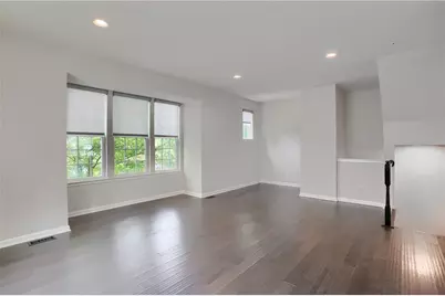 1720 St Johns Ln, Pittsburgh, PA 15143 - Photo 8