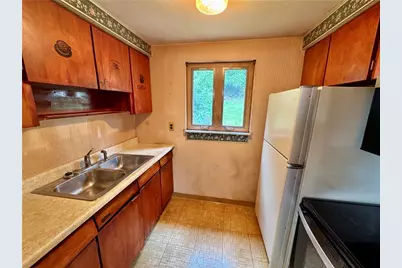 118 Sunrise Dr, Pittsburgh, PA 15236 - Photo 6